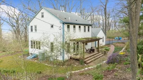 952 Iron Bridge Rd, Bethlehem Twp, NJ 08802