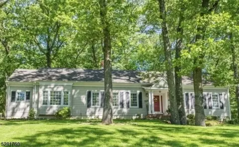37 Lord Stirling Dr, Morristown, NJ 07960