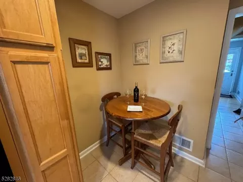 157 Meadowbrook Dr, North Plainfield, NJ 07062 photo 9