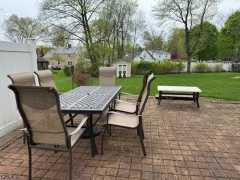 157 Meadowbrook Dr, North Plainfield, NJ 07062 photo 22