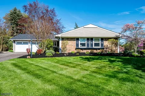 2 Vince Rd, Franklin Twp, NJ 08873