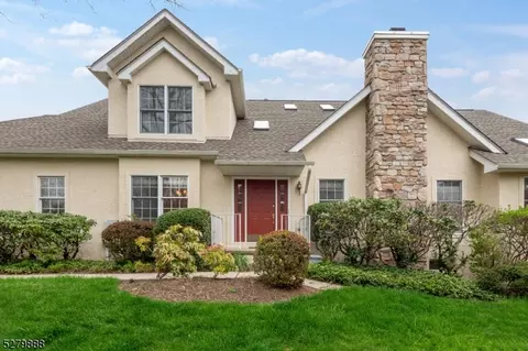 22 Princeton Ct, Basking Ridge, NJ 07920