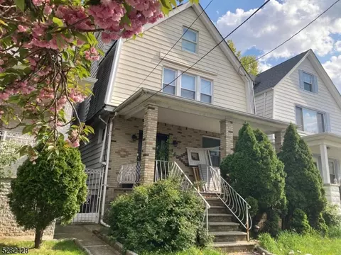 160 Sayre St, Elizabeth, NJ 07208