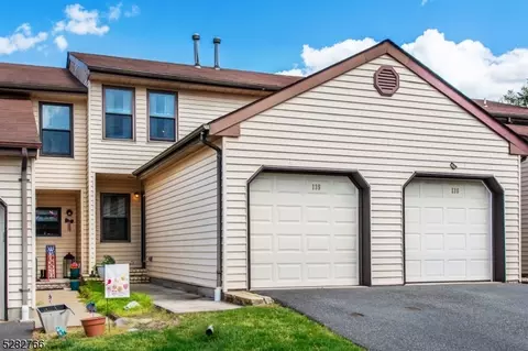 135 Locust Ct, Flemington, NJ 08822