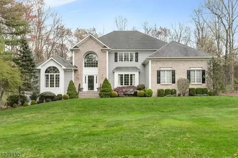 14 Byron Dr, Bernards, NJ 07920