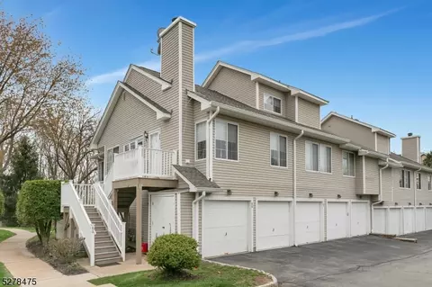 86 Encampment Dr, Bedminster, NJ 07921