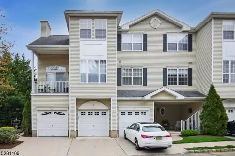 35 Wildflower Ln, Morristown, NJ 07960
