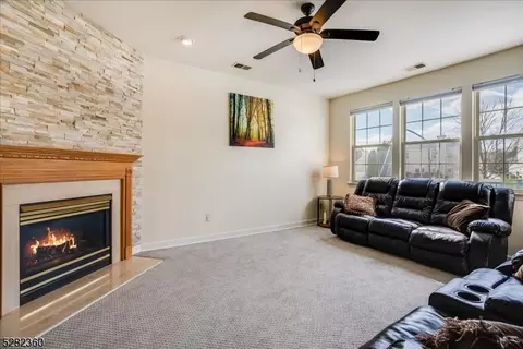 39 Saxton Dr, Hackettstown, NJ 07840 photo 11