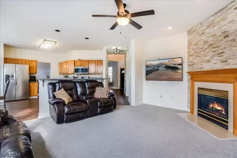 39 Saxton Dr, Hackettstown, NJ 07840 photo 12