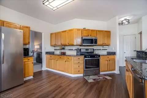 39 Saxton Dr, Hackettstown, NJ 07840 photo 16