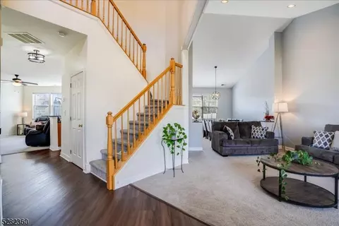 39 Saxton Dr, Hackettstown, NJ 07840 photo 9