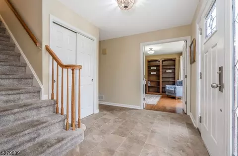 8 Merrill Rd, Flemington, NJ 08822 photo 3