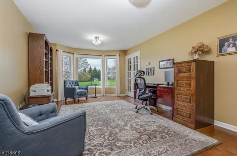 8 Merrill Rd, Flemington, NJ 08822 photo 4