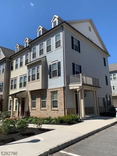 2 Gala Ct, Livingston, NJ 07039
