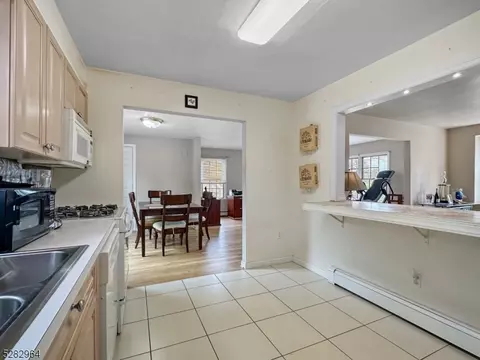 266 Macdonald Dr, Wayne, NJ 07470 photo 11
