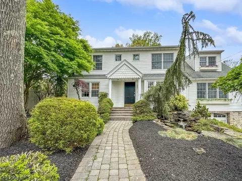 266 Macdonald Dr, Wayne, NJ 07470