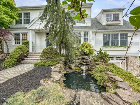 266 Macdonald Dr, Wayne, NJ 07470 photo 2