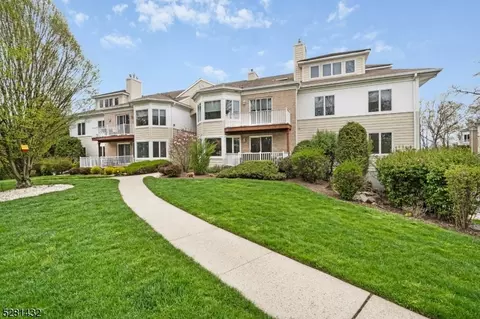 89 Turnberry Rd #1A, Little Falls, NJ 07424