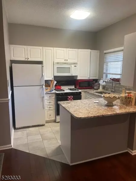 1120 Brittany Dr, Wayne, NJ 07470 photo 4