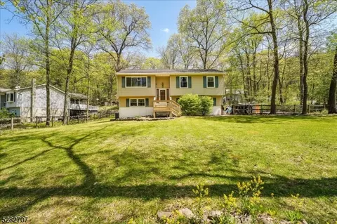 56 Panorama Dr, Sussex, NJ 07461