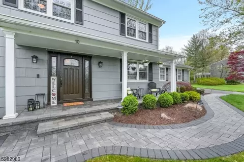10 Walker Dr, Hillsborough, NJ 08844