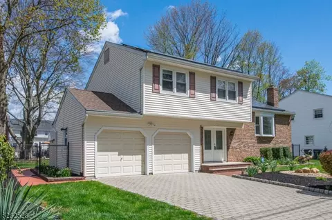 4 Max Dr, Morristown, NJ 07960