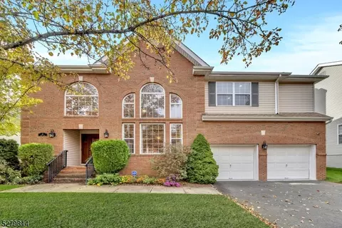 16 Waters Ln, Montgomery, NJ 08502