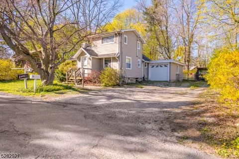 12 Muscotah Rd, Vernon Twp, NJ 07422