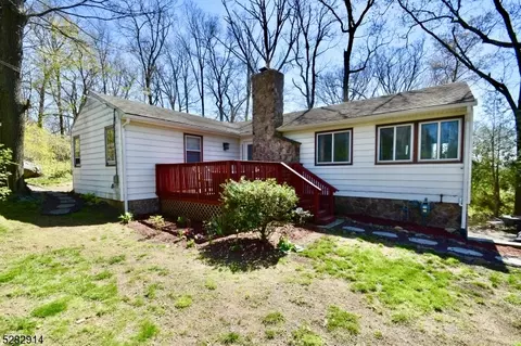 66 Ripplewood Dr, Jefferson, NJ 07849