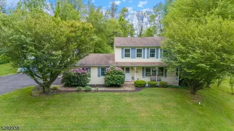 64 Free Union Rd, Belvidere, NJ 07823