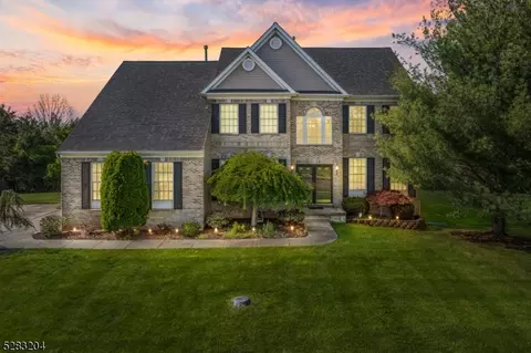 12 Deborah Dr, Franklin Twp, NJ 08873
