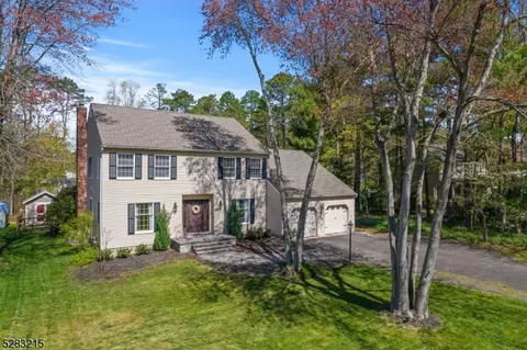 41 Little John Dr, Medford, NJ 08055