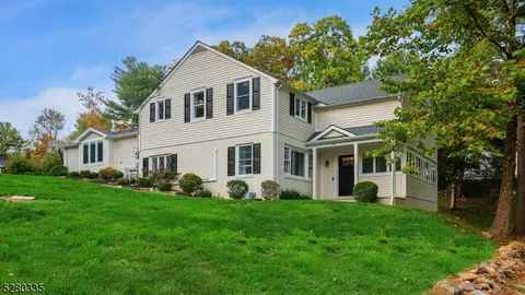 55 Pheasant Hill Dr, Far Hills, NJ 07931
