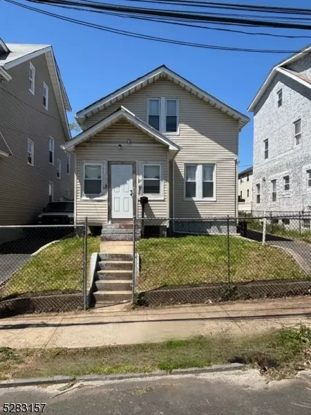 27 Huntington Ter, Newark, NJ 07112