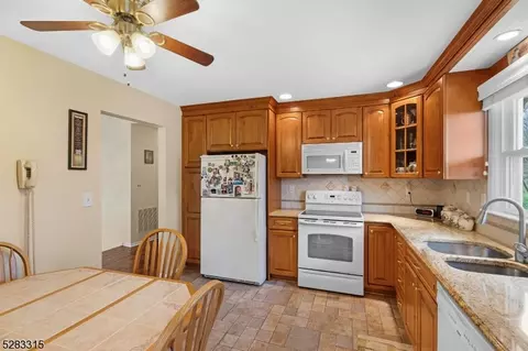 7 Guy St, Randolph, NJ 07869 photo 11