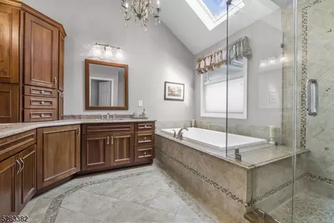 Bath - 37 Brandywine Rd, Montgomery, NJ 08558 photo 2 of 4