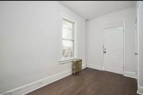 239 Wegman Pkwy, Jersey City, NJ 07305