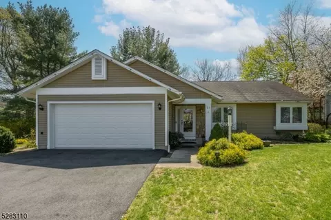 21 Canada Goose Dr, Hackettstown, NJ 07840