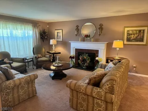 65 Haddenfield Rd, Clifton, NJ 07013