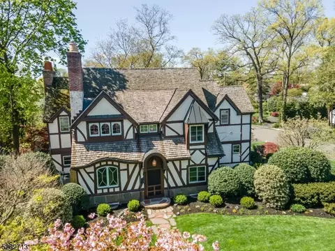 280 Canterbury Rd, Westfield, NJ 07090