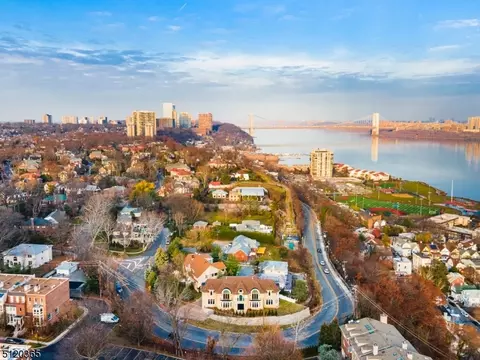 1 Route 5, Fort Lee, NJ 07024