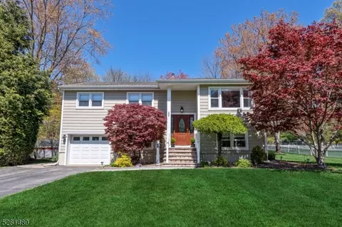 21 Ackerman St, Waldwick, NJ 07463