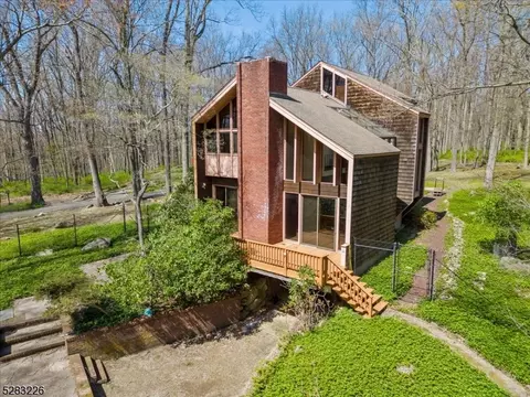 7 Burnett Rd, Mendham Twp, NJ 07945