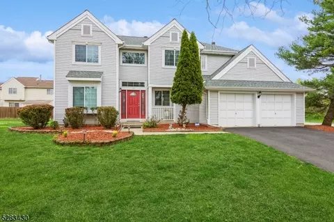 519 Lynnwood St, Piscataway, NJ 08854