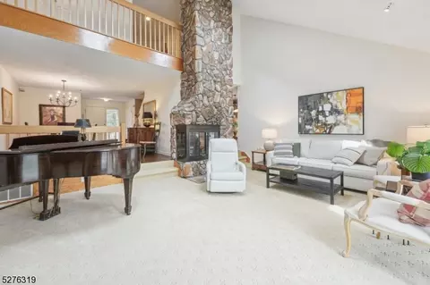 12 Carolyn Ct, Morristown, NJ 07960
