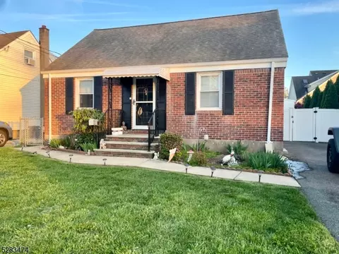 134 Gilbert Ave, Elmwood Park, NJ 07407