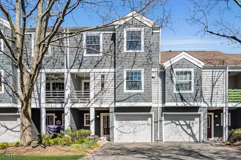 252 Hedgerow Rd, Bridgewater, NJ 08807