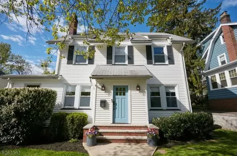 28 Collinwood Rd, Maplewood, NJ 07040