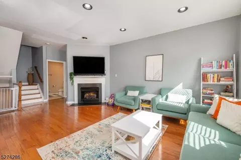 30 Barrister St, Clifton, NJ 07013