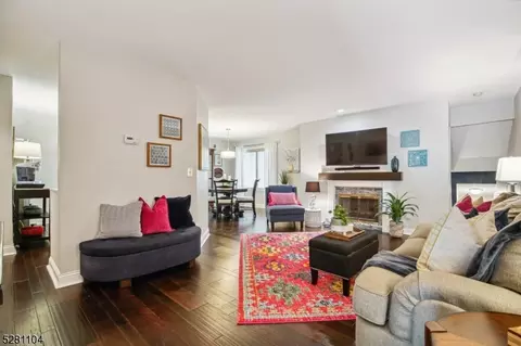 22 Kayser Ln, West Orange, NJ 07052